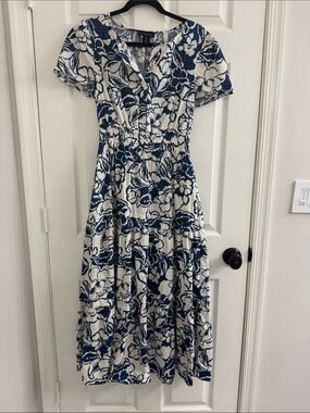 Blue and White Floral Tiered Midi Dress EUC—like new!